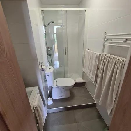 Front Apartman *